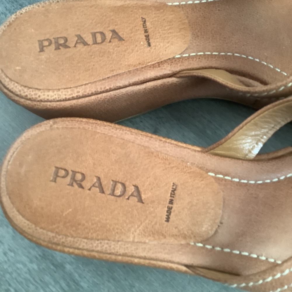 Auth. Prada logo T strap wedge sandals - Picture 3 of 6